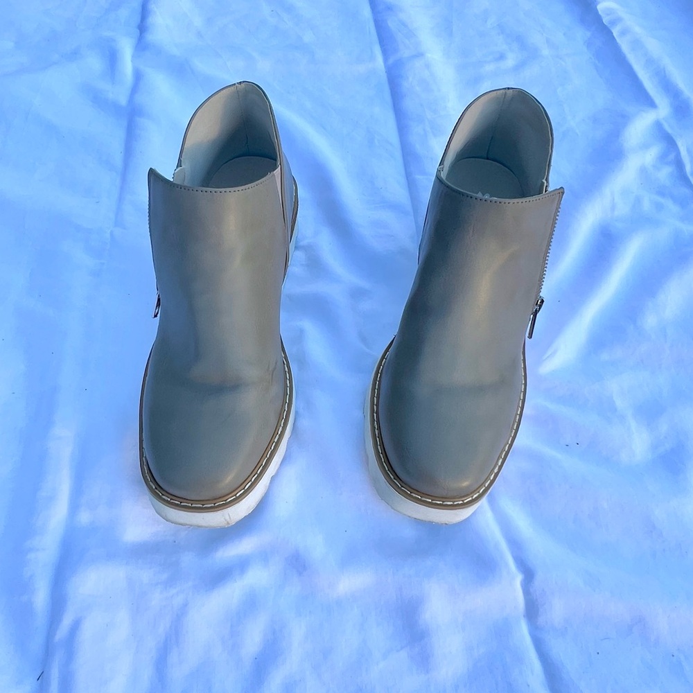 Yellow Box Gray Ankle Boots
